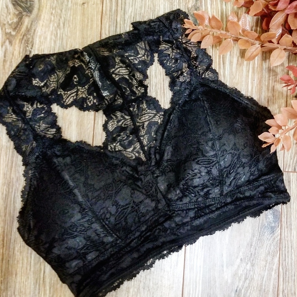 Black Lace Bralette - Picture 1 of 3